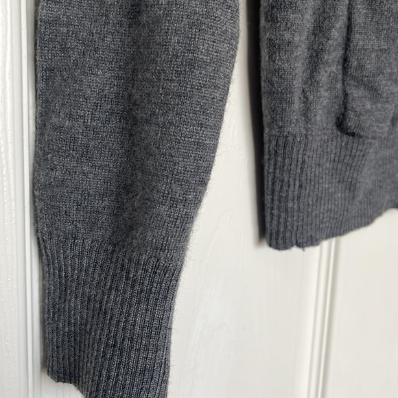 GAP | Extra Fine Merino Wool Grey Cardigan Sz XS - Picture 4 of 6